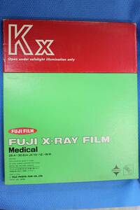 レア　☆　富士フィルム　FUJI X-RAY FILM Medical　　4切　25シート　期限切れ　1974年2月