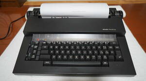 olivetti・オリベッティ　タイプライター　 PRAXIS 35 　専用ハードケース付き