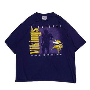 【XXL】USA 古着 Chalk Line バイキングス Vikings チーム プリント Tシャツ 半袖 クルーネック パープル 2XL