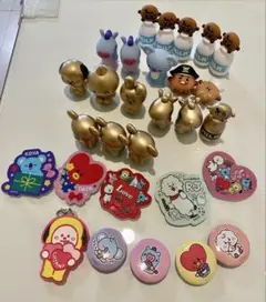 BT21 フィギュア ・缶バッジ・ステッカー・セット　レアなゴールドあり