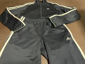 美品adidas濃紺、ロゴグレー、ライン白３本ストレッチ上下セット　サイズＳ