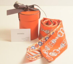 ICH【未使用品】 新品 未使用 HERMES エルメス ツイリー ハーネスの薔薇窓 オレンジ 2022秋冬 〈182-240912-ss-17-ICH〉