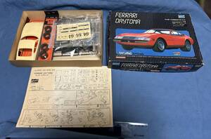 クラウン　1/24　Ferrari　365GTB　DAYTONA　プラモデル