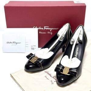 美品 Salvatore Ferragamo サルヴァトーレ フェラガモ CARLA LUX 7.0cm ヴァラ リボン パテント カーフ レザー パンプス カーラ 6D