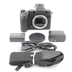 ショット数1739回。★新品級★ PANASONIC パナソニック LUMIX DC-S5M2X ボディ