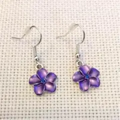 【まとめ買い対象】お花ピアス