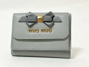 miu miu ミュウミュウ ３つ折り コンパクトウォレット 財布 グレー リボン レザー CALF FIOCCO NUBE＋MARMO 5MH020 超美品