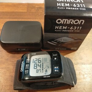 オムロン 手首式血圧計 OMRON　HEM-6311