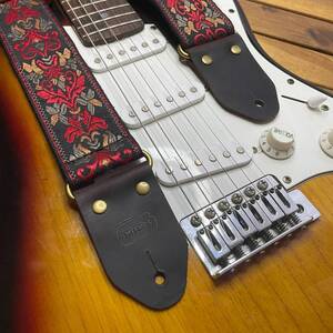 Meekos Black and red jacquard guitar strap ギターストラップ UKハンドメイド