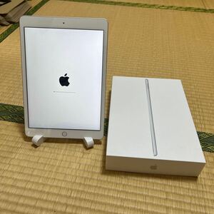 Apple iPad7 32GB 10.2インチ Wi-Fiモデル A2197 第7世代 シルバー 現状品 動作品