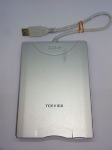 USB外付けフロッピーディスクドライブ TOSHIBA PA2680U 3モード対応 中古動作品