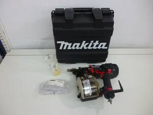 中古品 makita マキタ 65mm 高圧エア釘打 AN636H 赤 ケース付 併