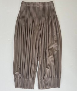 イッセイミヤケ　ISSEY MIYAKE　パンツ　サイズ2　　プリーツプリーズ　PLEATS PLEASE JF423