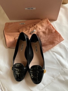 ミュウミュウ　Miu Miu　パテントシューズ　３４サイズ　ブラック　￥８０,３００