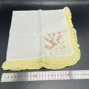 LAURA ASHLEY ローラアシュレイ　ハンカチ　花柄　刺繍　イエロー　フリル　no.24