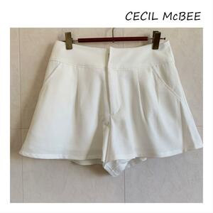 セシルマクビー　CECIL McBEE　白　ショートパンツ　YW59