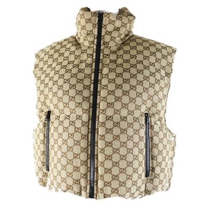 未使用品◎GUCCI グッチ 23AW 776838 GG柄 GGキャンバス フード付き ジップアップ 中綿 ベスト ベージュ XS イタリア製 正規品 レディース