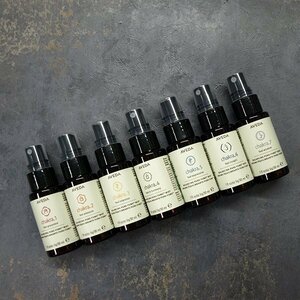 未使用・AVEDA◇アヴェダ・ミニチャクラ セット◇限定ボックス入り・30ml×7本　サンプルハンドクリーム付き