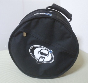 美品です。PROTECTIONRACKET（プロテクションラケット）13” スネアドラム用ソフトケース。小口径サイズの13インチ×6.5インチ