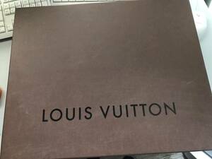 ■■ LOUIS VUITTON ヴィトン 箱 34cm x 37cm x 17cm(厚み) ■■[220730]