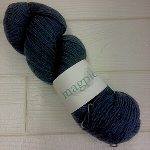 100円〜 m17 編物・毛糸★magpie【紺色】1カセ