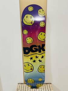  DGK　ディージーケー スケートボードデッキ　8.06*31.75 　笑顔