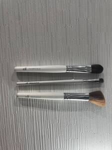 e.l.f. エルフ　ブラシ　３本セット　defining eye brush foundation brush bronzing brush アイ　ファンデーション　ブロンジング　NO382