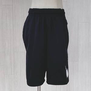 Y1320 NIKE レディース パンツ ハーフパンツウエストゴム 薄手 調節紐付き サイドポケットM 黒 ロゴプリントスポーティ 涼しげ夏使用感あり