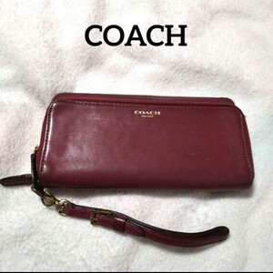 COACH コーチ ラウンドジップ長財布 ワインレッド ボルドー バーガンディ チャーム付 スムースレザー ゴールドロゴパーツ 赤茶 