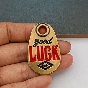 【新品未使用】キーホルダー アメカジ GOODLUCK レトロ 真鍮製 チャーム キーリング アンティーク風