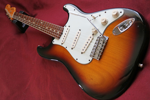 【Fender USA】American Vintage 62 Stratocaster 3-Tone Sunburst（Alderボディ／ローズウッド指板）Vシリアル USA製 HC付