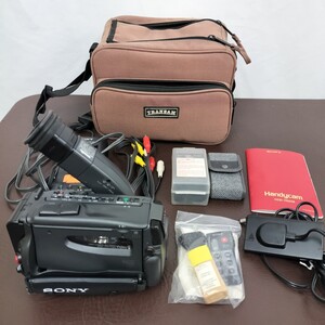 【ジャンク品】ソニー ハンディカム CCD-TR205 SONY /付属品 説明書 充電器 バッテリー2個 NP-55H NP-77H リモコン バッグ 