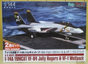 PLAYZ ★ 1/144 アメリカ海軍 F-14Aトムキャット VF-84 ジョリーロジャース & VF-1ウルフパック 2機セット