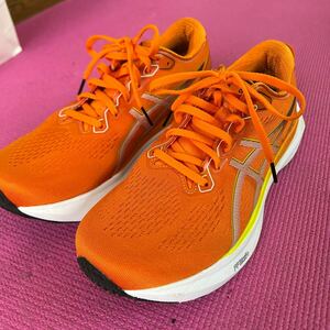 ◆asics アシックス GEL-KAYANO 30 軽量 厚底ランニングシューズ 27.0㎝ オレンジ USED美品◆1011B548