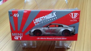 1/64 MINI GT LIBERTY WALK GT-R　リバティーウォーク　R35　サテンシルバー　右ハンドル　MGT00049R Nissan　 GT-R TSM