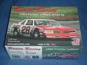 サルビノスJ・Rモデル 1/24 NASCAR 1983 ポンティアック ルマン ケイル・ヤーボロー レイニアーレーシング プラモデル