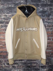 マスターマインドワールド　総裏地フェイクファー　フード付きスタジャン　HOODED VARSITY JACKET　ブラウン×ベージュ　MASTERMINDWORLD