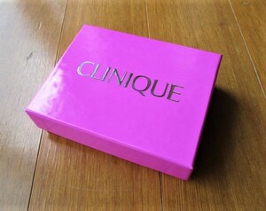 ★美品！CLINIQUE クリニーク＊限定メイクセットのピンクの空き箱＊ロゴ入り★