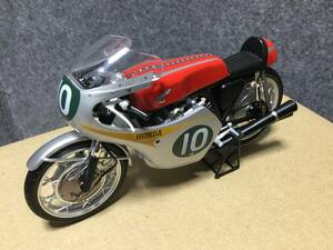 IXO 1/12 Honda RC162 1961 Mike Hailwood No.10