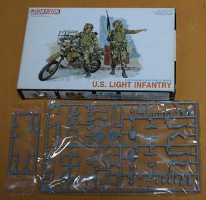 ■絶版珍品1/35ドラゴン カワサキKLR250+アメリカ陸軍偵察部隊(外箱なし)【検】川崎重工Kawasaki トレール オフロード U.S.LIGHT INFANTRY