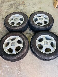 【ヨコハマタイヤ スタッドレス　215/65R15 4本セット 15インチ ホイール付き】中古品