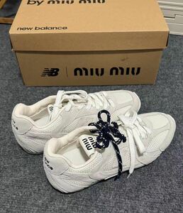 MIUMIU x NEW BALANCE ミュウミュウ x ニューバランス コラボ スニーカー レディース クツ サイズ37 靴 アパレル　白