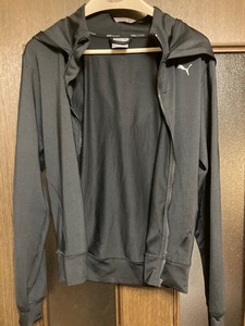 プーマ　PUMA ジップアップパーカー　Sサイズ　ブラック