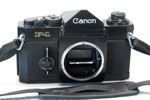 Canon キャノン 最高峰 昔の高級一眼レフカメラ F-1 ボディ (前期型) 希少な作動品（腐食なし）