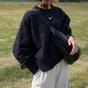 L NIKE ナイキ 新品 スウェット オーバーサイズ トレーナー ドロップ ウィメンズ クリーム ショート丈 黒 ブラック 裏起毛