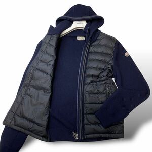 稀少L 美品 モンクレール MONCLER ダウンジャケット L ケーブルニット 切替 ブルゾン アニメタグ ロゴワッペン ネイビー 紺 メンズ 正規品