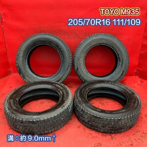 【個人宅配送不可】中古 スタッドレス トラックタイヤ4本 205/70R16 111/109 TOYO M935 2019年製↑【51217837】