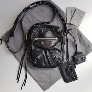 新品 BALENCIAGA バレンシアガ LE CAGOLE クロスボディバッグ ブラック 719065210KR1000