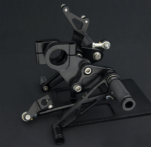 Thruxton スラクストン900Fi バックステップ Rearsets Black