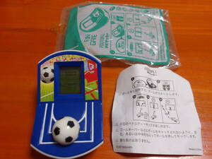 マクドナルド　おまけ　FUN GAME　FOOTBALL PKサッカー　新品電池無し